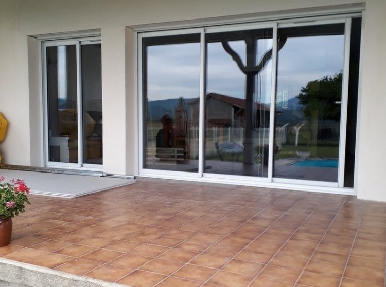 Pose de carrelage pour terrasse couverte